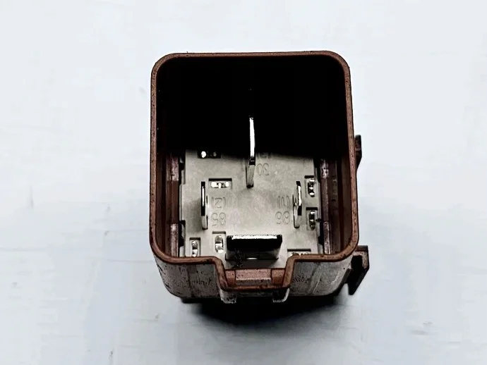 Relé Peugeot 308 (2007-2013) OEM 17325003001 image 3