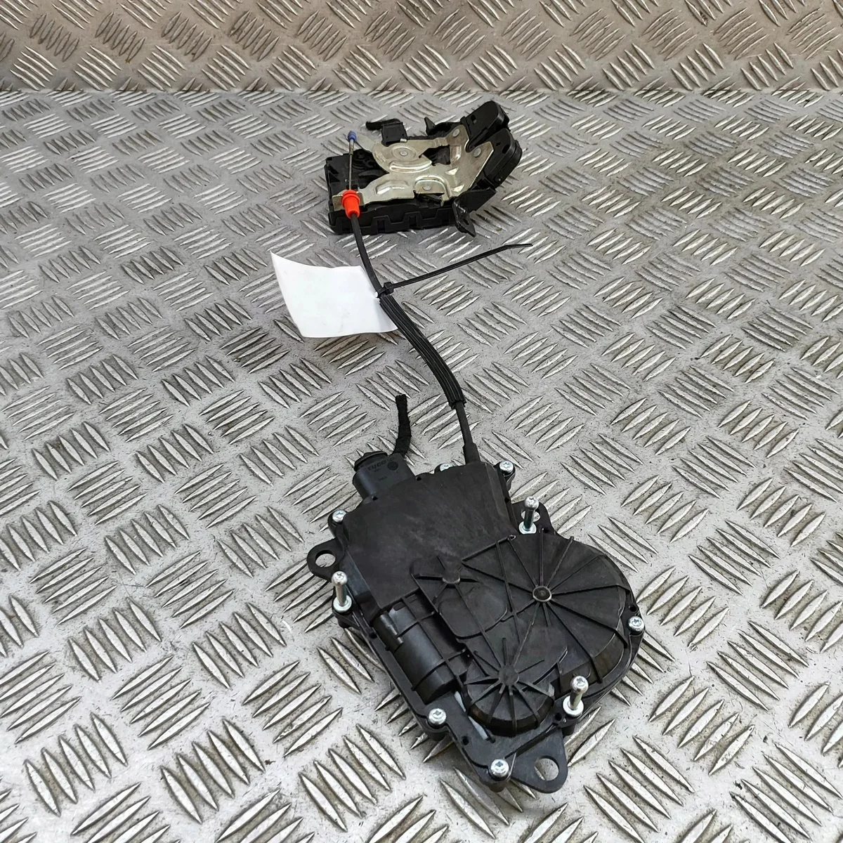 Fechadura Porta-Malas Jaguar I-PACE CPLA442A66AE image 4
