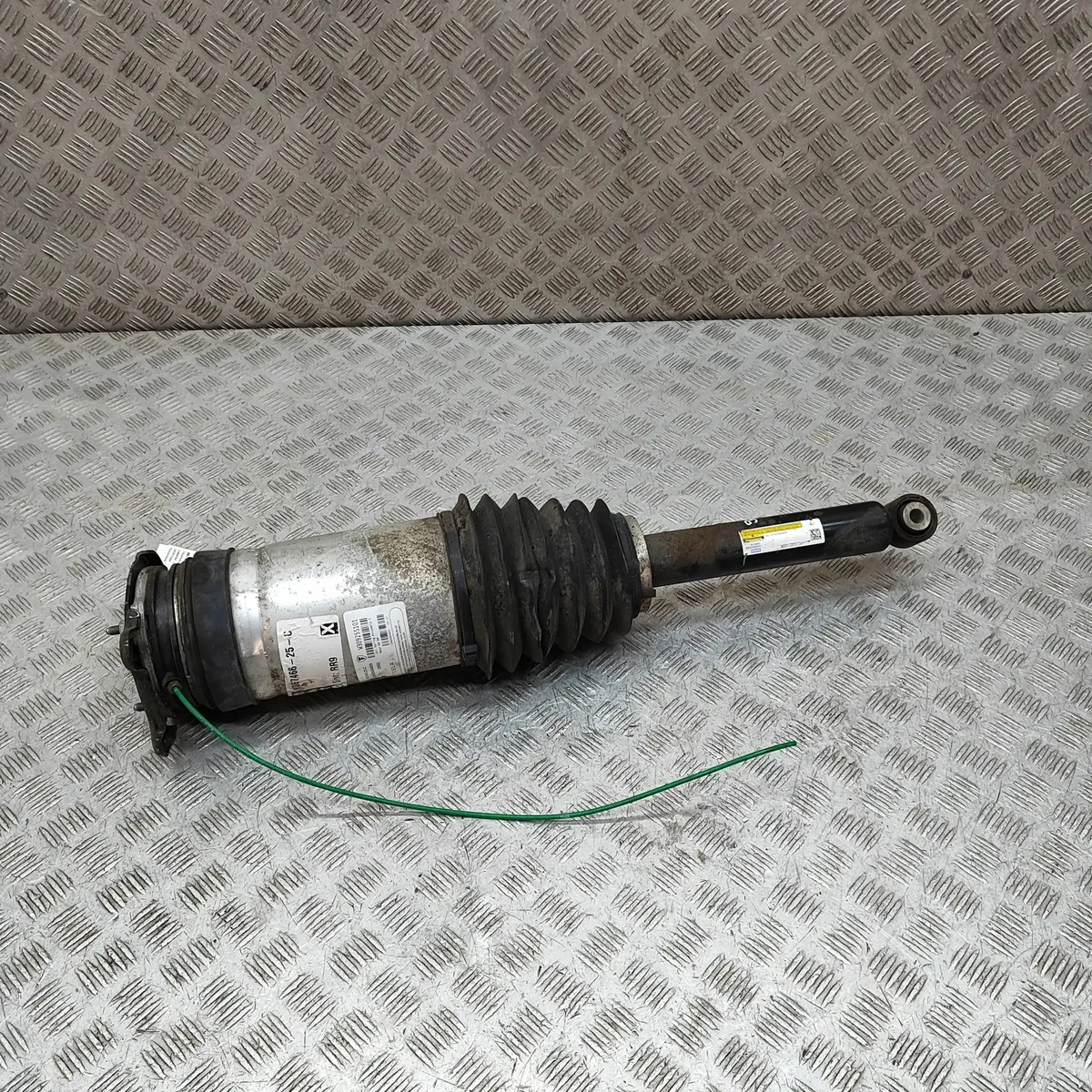 Amortiguador Neumático Trasero Derecho Tesla Model S image 3