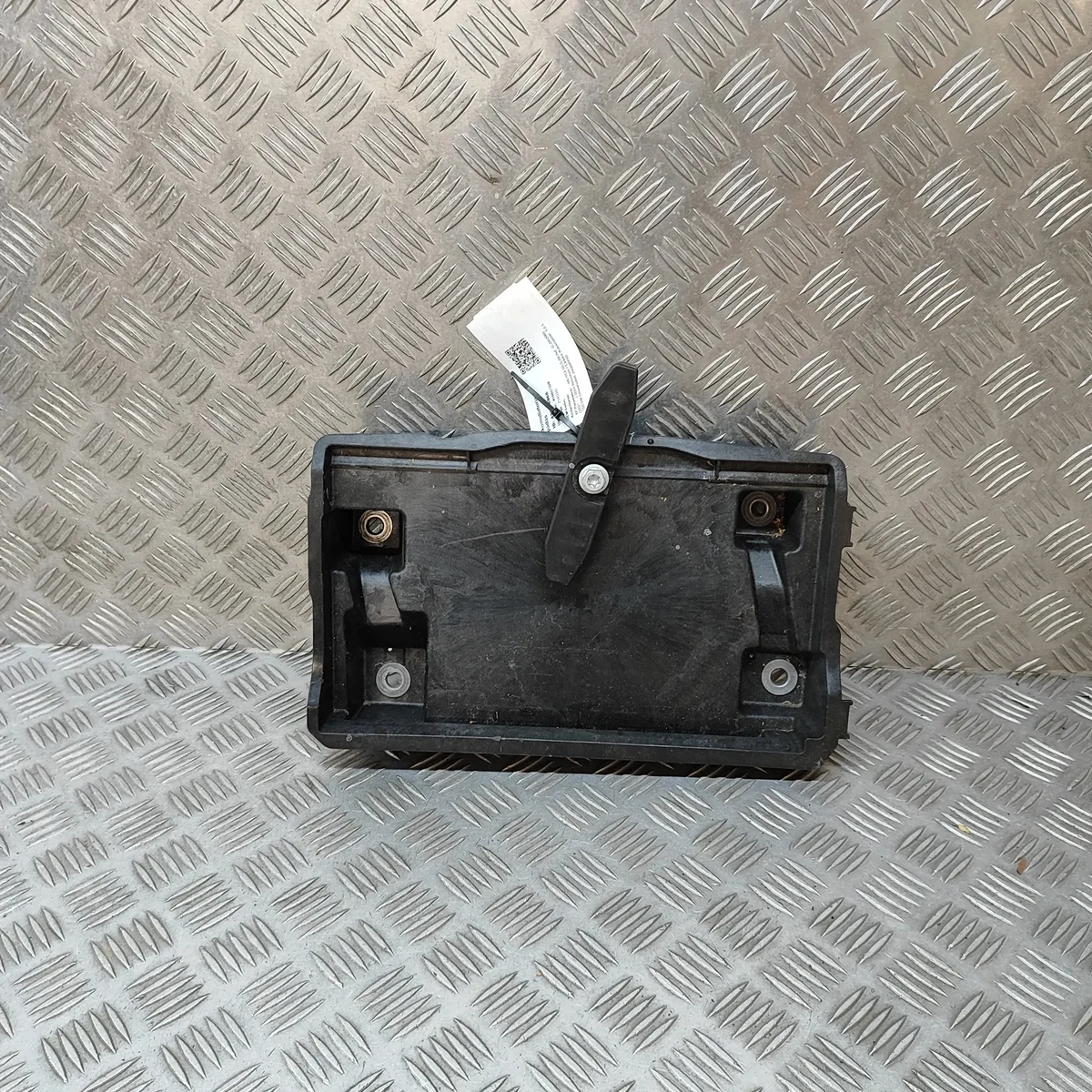 Batterifäste Mercedes-Benz C (S206) A2066206400