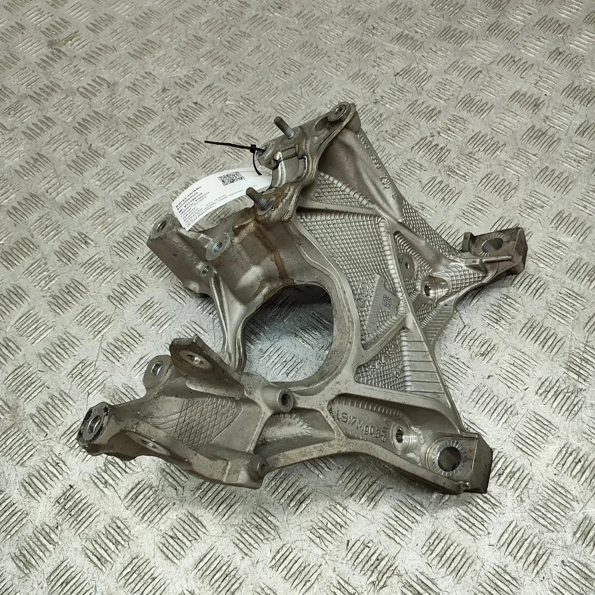 Audi S5 8W Halterung 8W0399295E links image 5