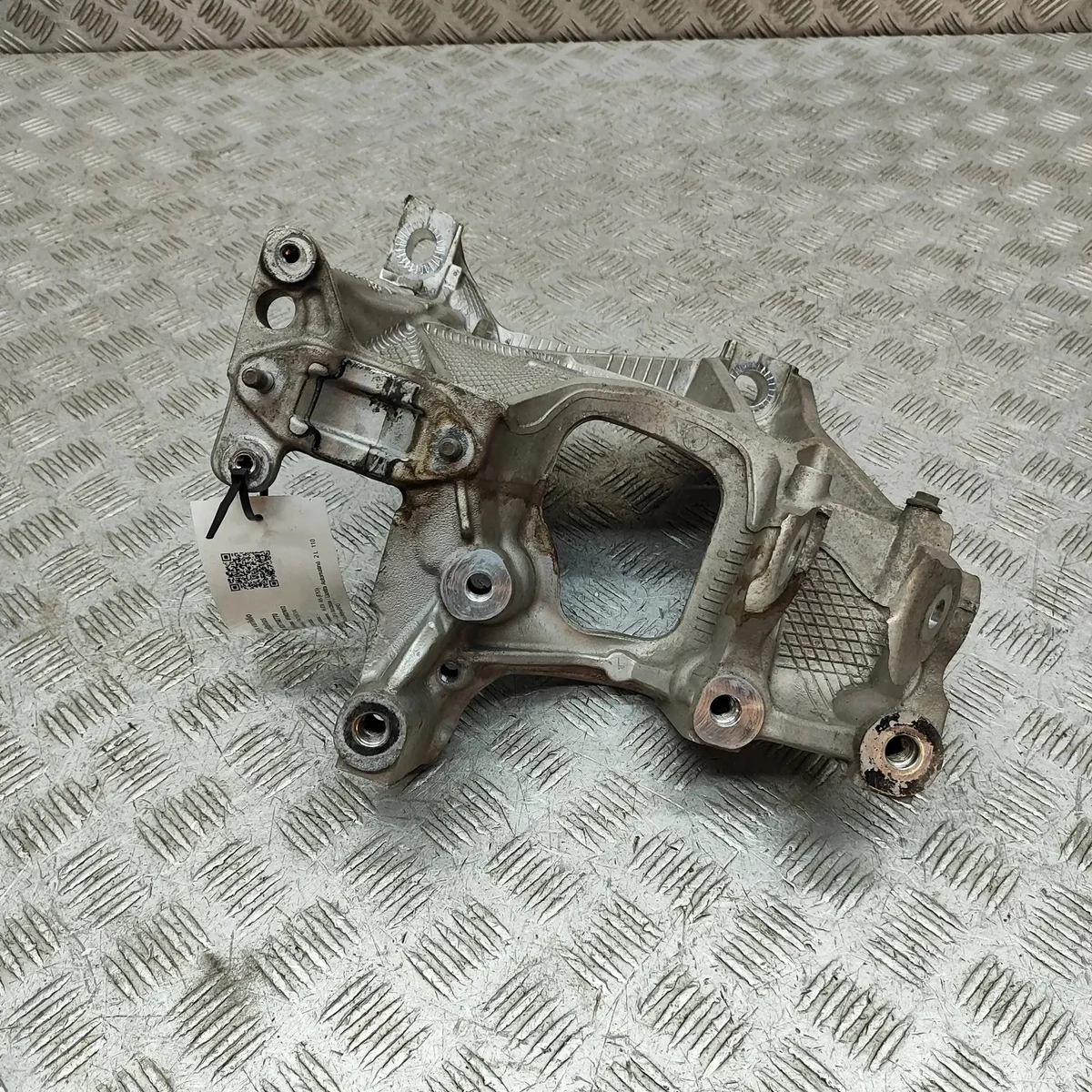 Audi S5 8W Halterung 8W0399295E links image 7