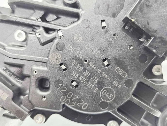 Motor torkar bakruta 5K6955711B