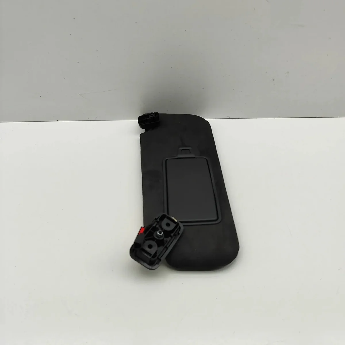 Jaguar I-PACE Sun Visor Left GX6304101EC image 3