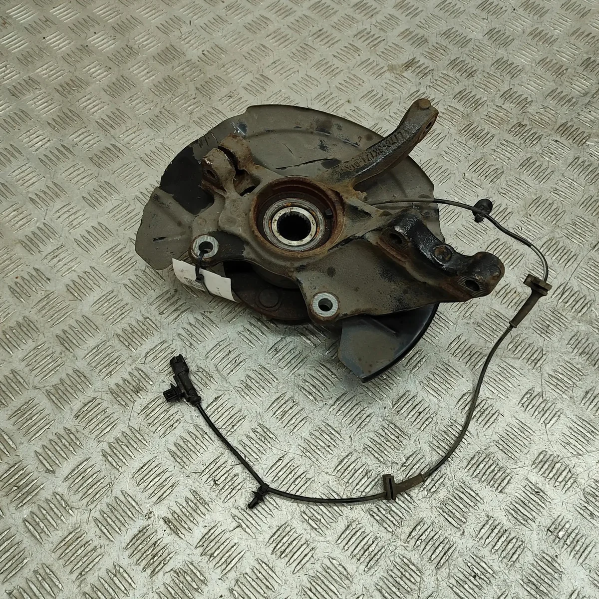 Ford Puma J2K, CF7 Cubo Roda Esquerda Dianteira image 4