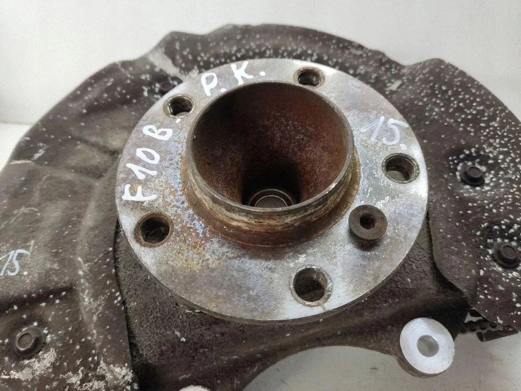 BMW 5 F10 F11 Moyeu de roue avant 16082T5 image 3