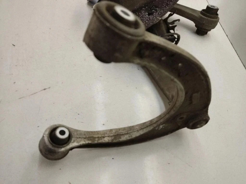 BMW 5 F10 F11 Moyeu de roue avant 16082T5 image 4