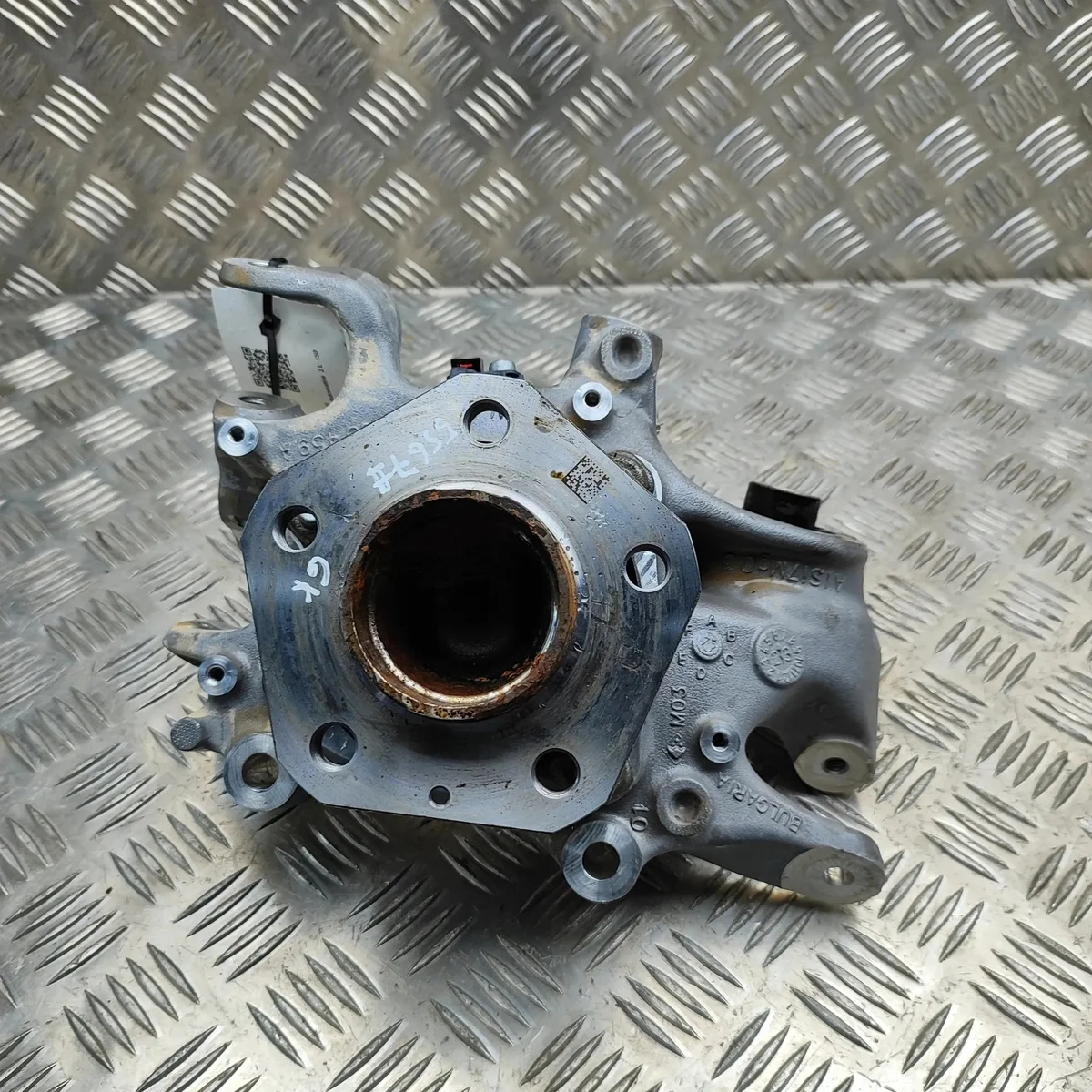 Porte-moyeu arrière gauche Audi 8B3505459A