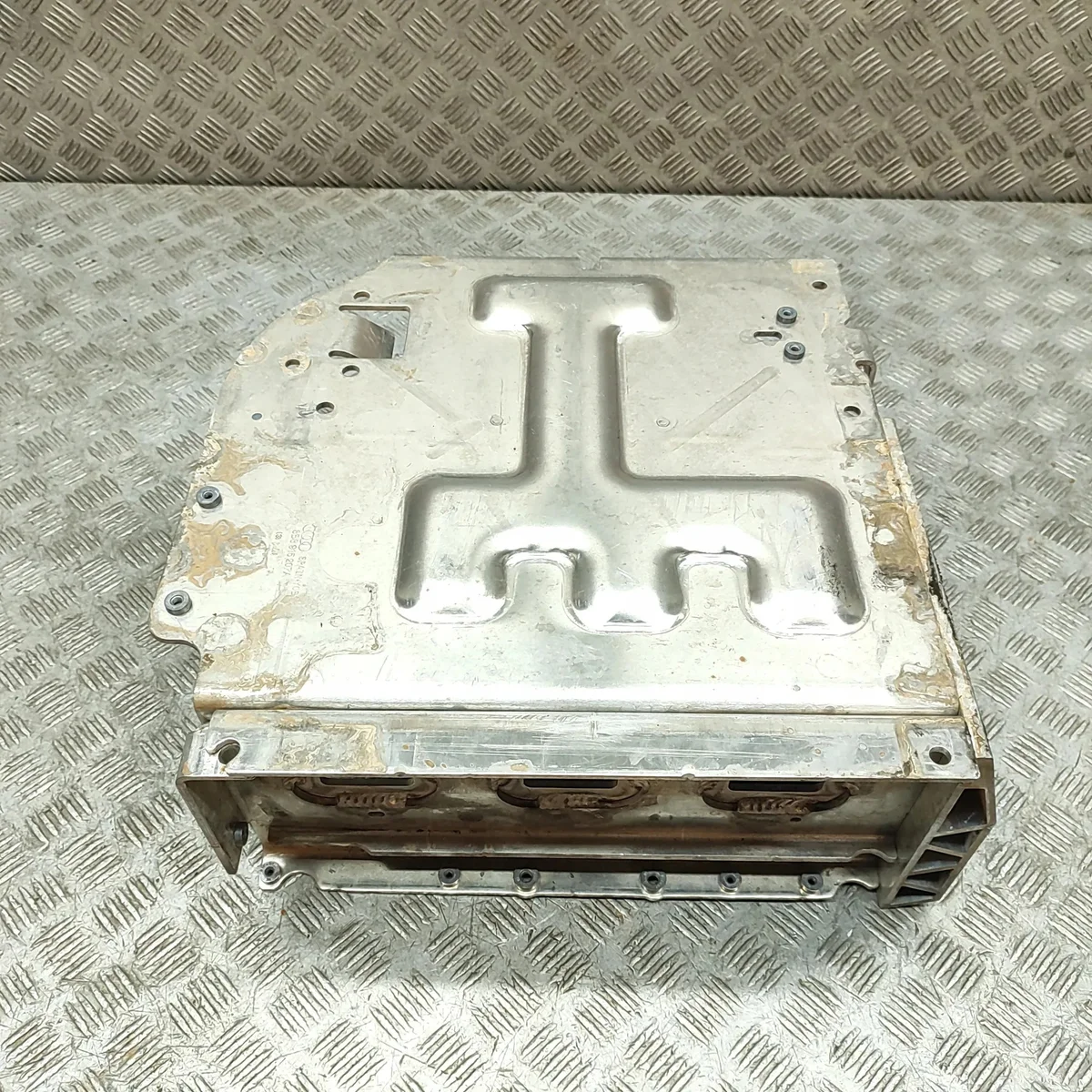 Audi A5 Avant Batterijhouder 8B3915207A