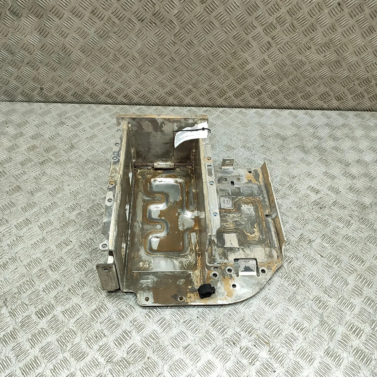 Audi A5 Avant Batterijhouder 8B3915207A image 3