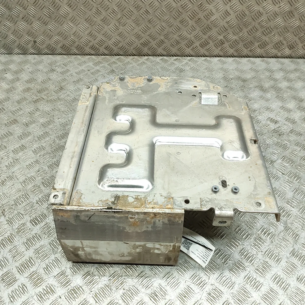 Audi A5 Avant Batterijhouder 8B3915207A image 4