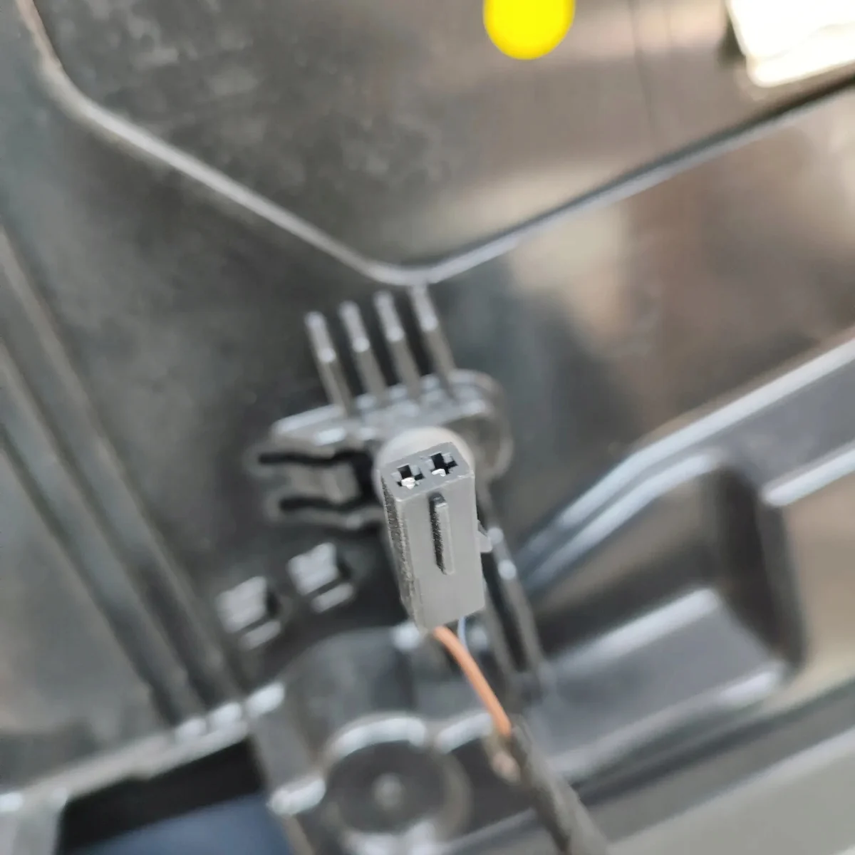 Audi Q8 bagagerumsspoiler 4M8827933 image 4