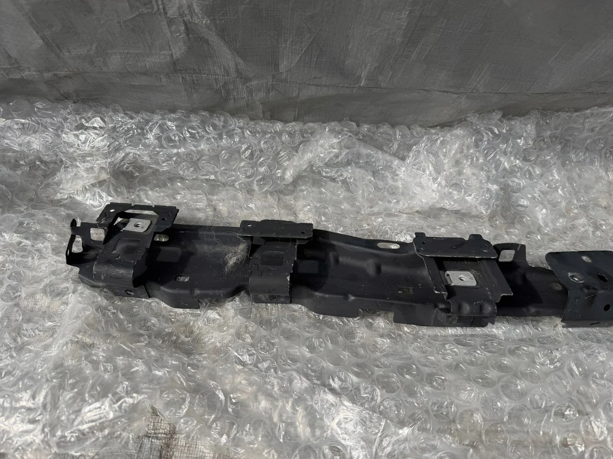 Porsche Cayenne 9Y0 Verstärkung vorne oben image 7