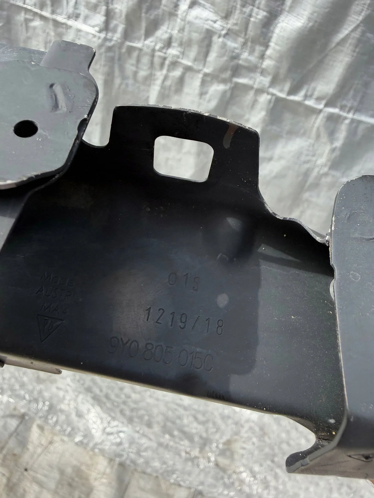 Porsche Cayenne 9Y0 Verstärkung vorne oben image 8