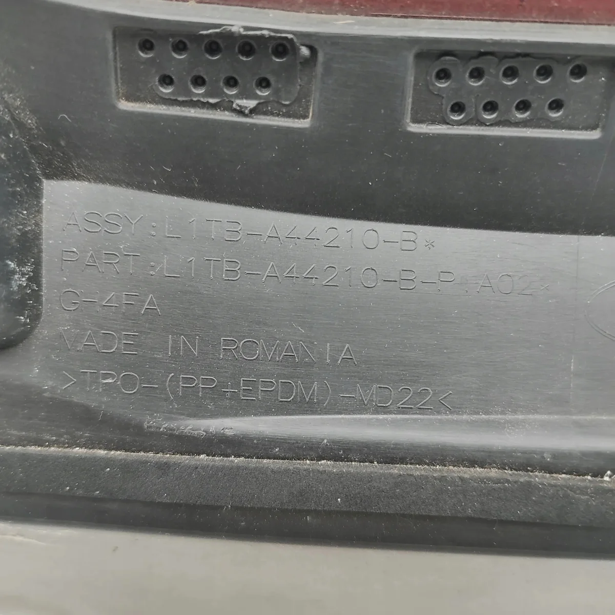 Spoiler Ford Puma J2K CF7 Usado L1TBA44210BP image 9