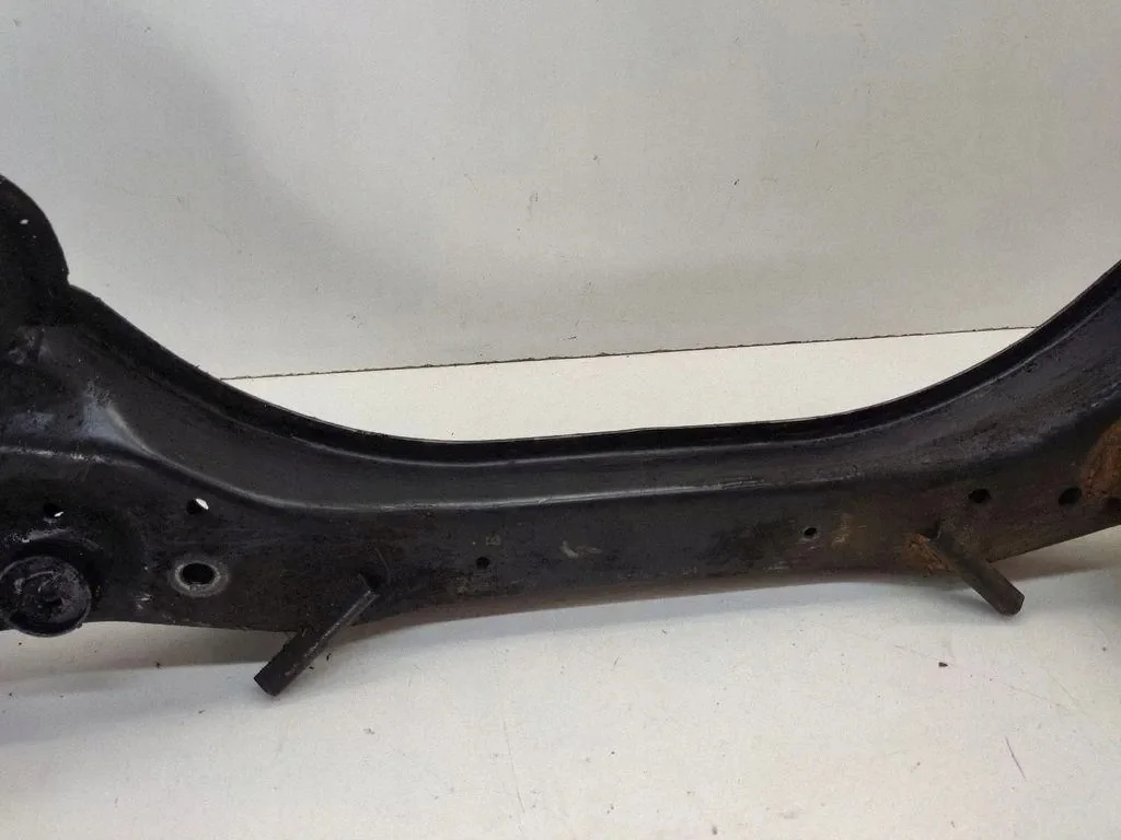 BMW 7 E32 1993 Sottotelaio anteriore 2035520 image 5