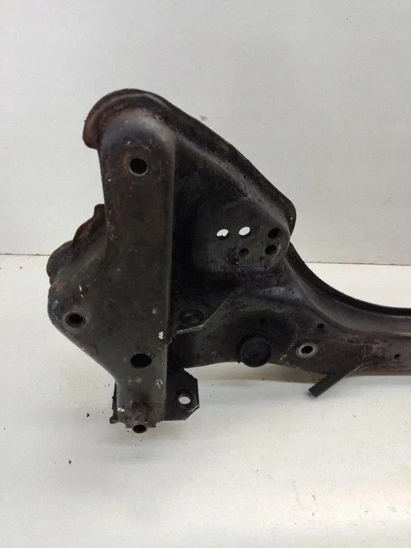 BMW 7 E32 1993 Sottotelaio anteriore 2035520 image 6