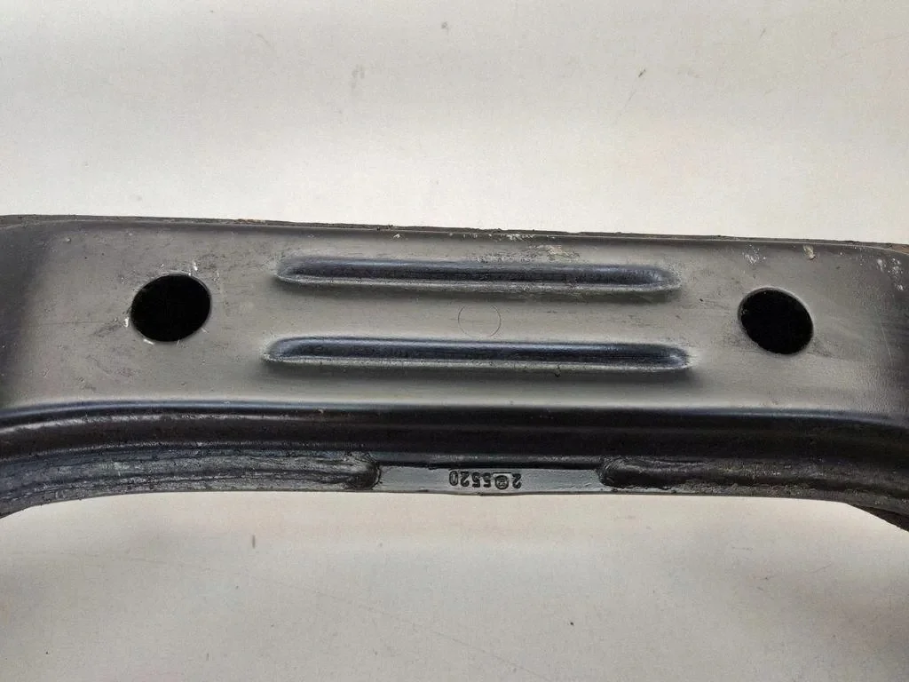 BMW 7 E32 1993 Sottotelaio anteriore 2035520 image 7