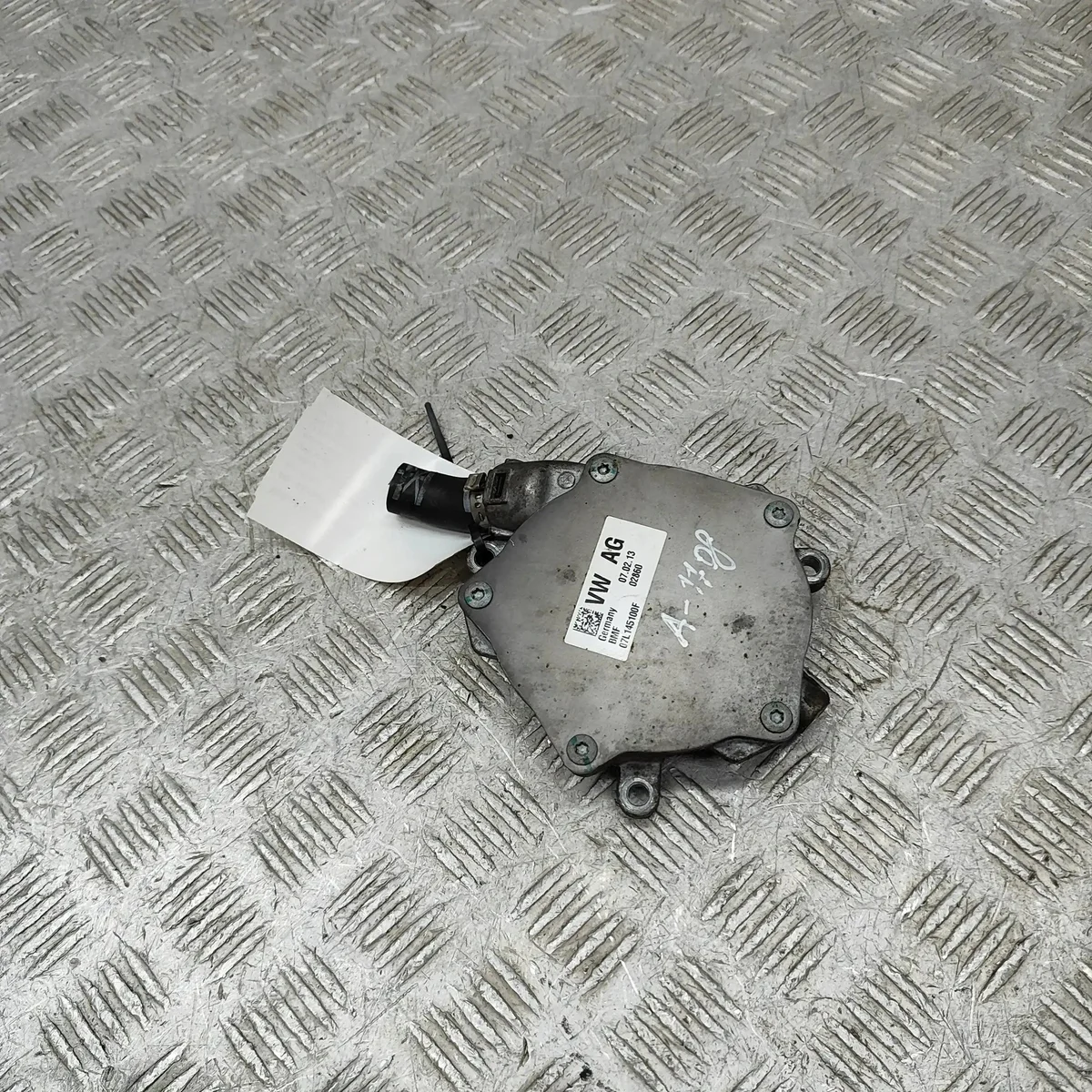 Vacuum Pump 07L145100F Bentley Continental GT V8 image 3