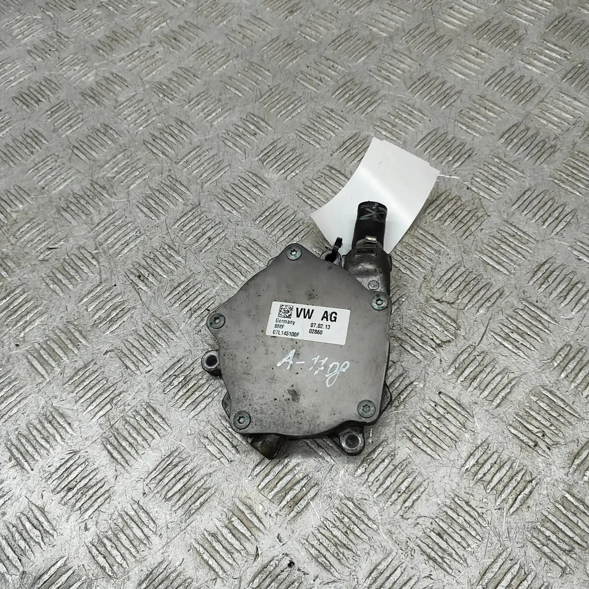 Vacuum Pump 07L145100F Bentley Continental GT V8 image 4