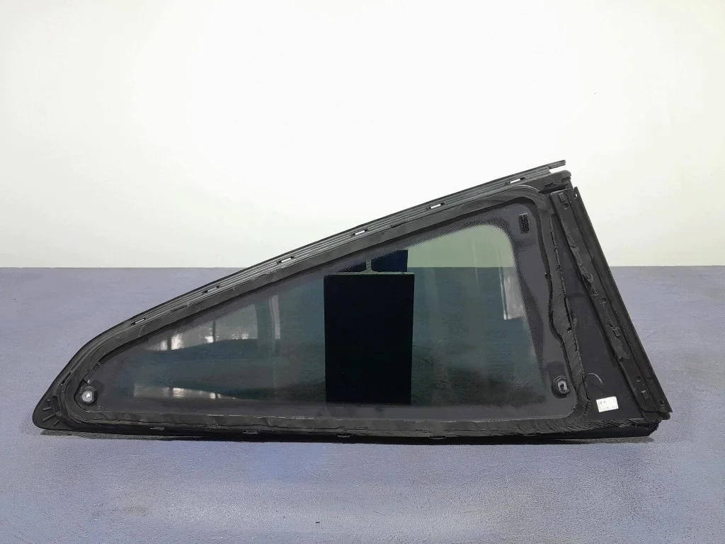 BMW M4 G82 G22 LCI Karosseriescheibe hinten links image 3