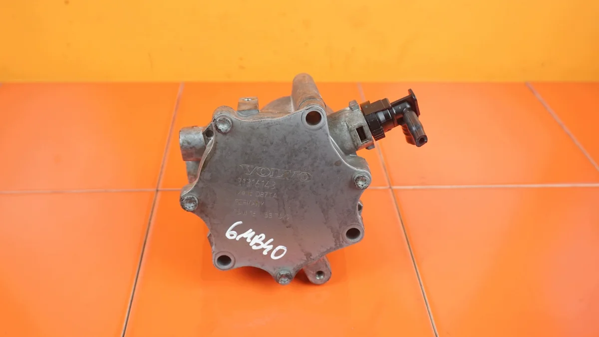 Volvo Vacuum Pump 2.0 T 31316143 Used