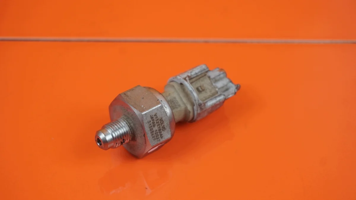 Polttoaineen paineanturi Volvo 31303497