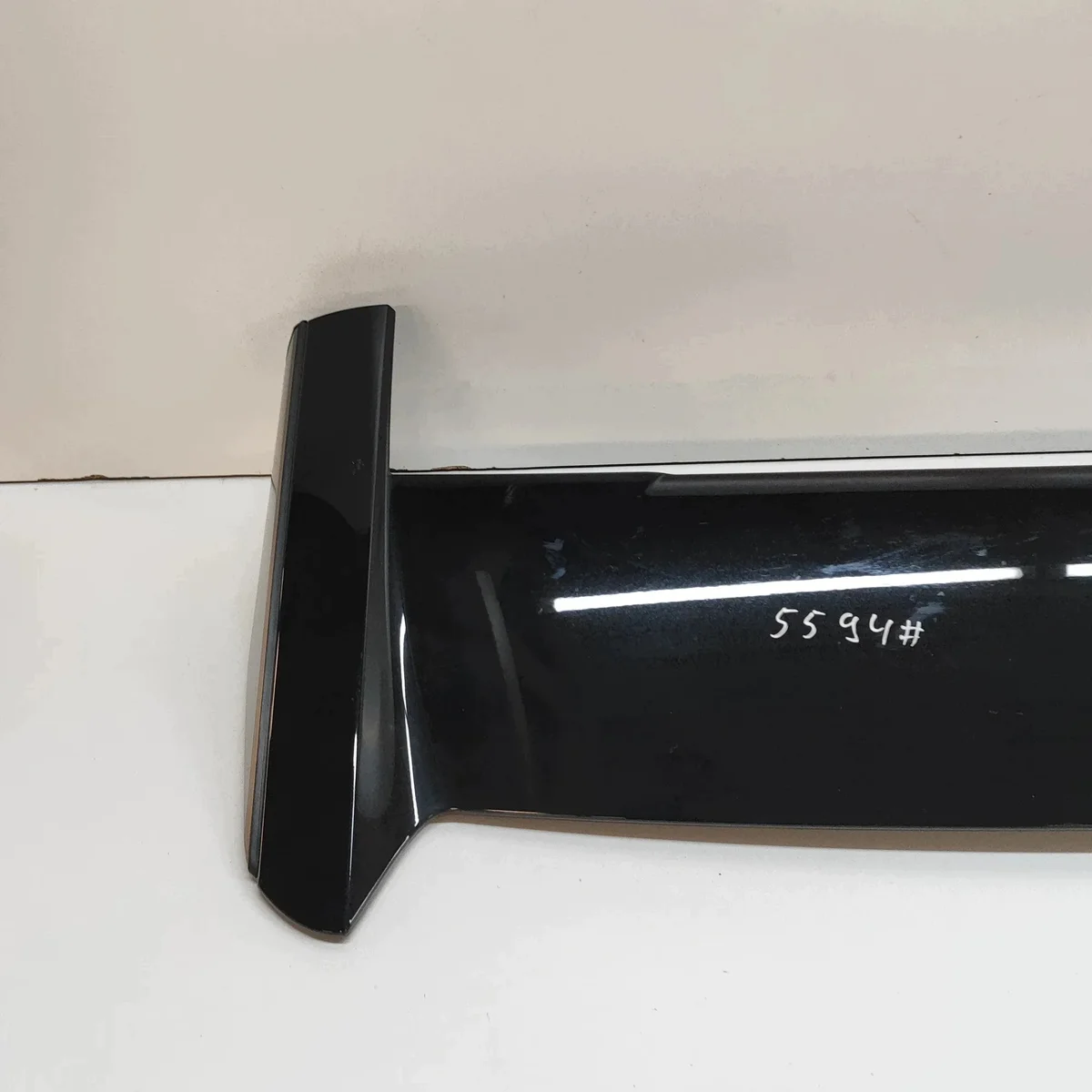 Spoiler coffre Peugeot 3008 III 9840193980 image 3