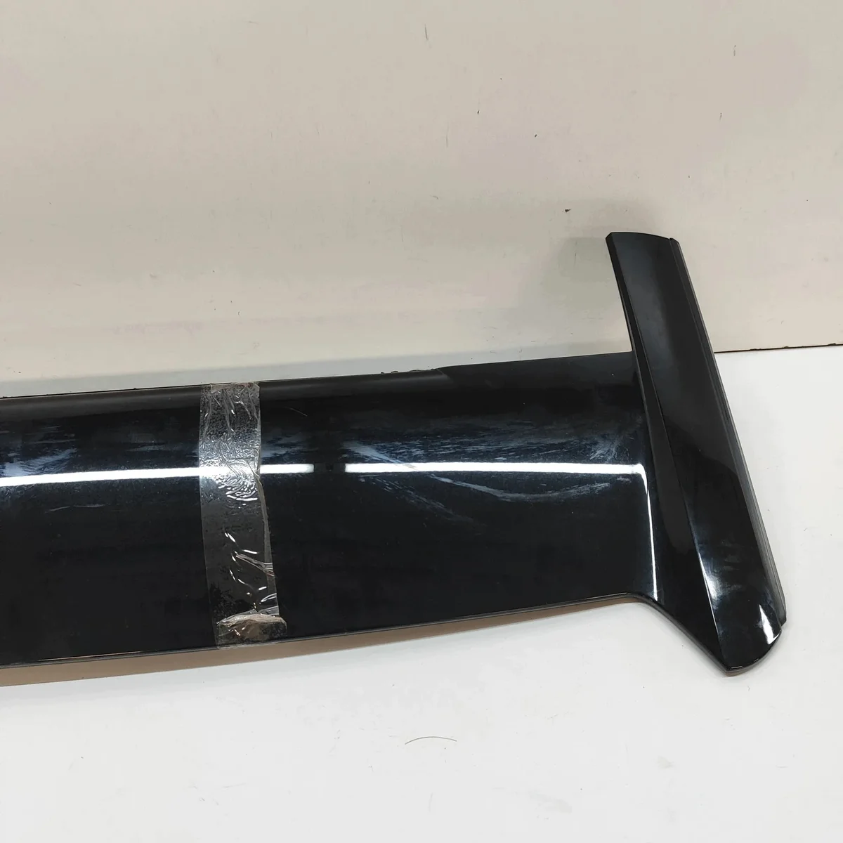 Spoiler coffre Peugeot 3008 III 9840193980 image 4