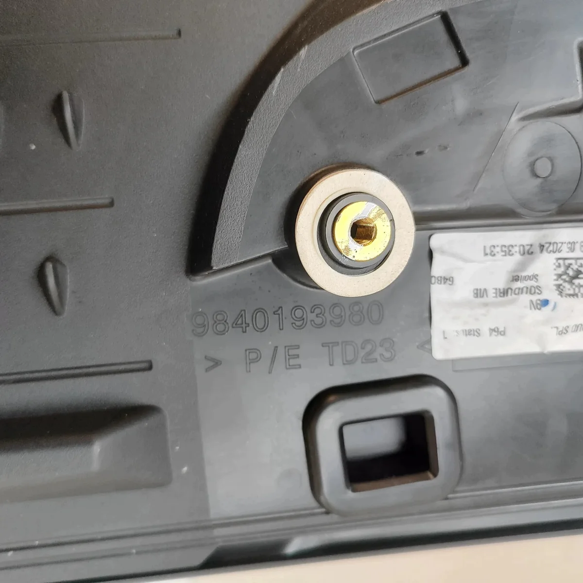 Spoiler coffre Peugeot 3008 III 9840193980 image 10