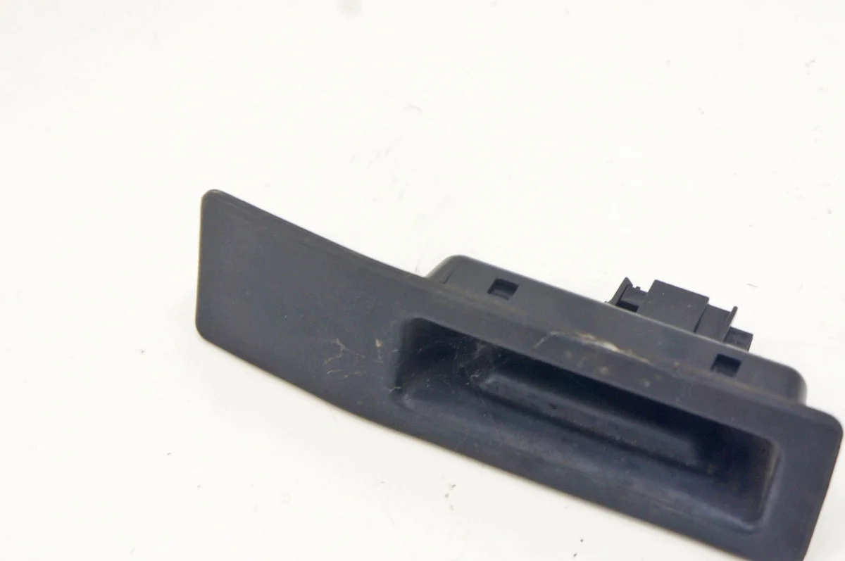 BMW 2 F46 F45 Griff Heckklappe Mikrocontroller image 4