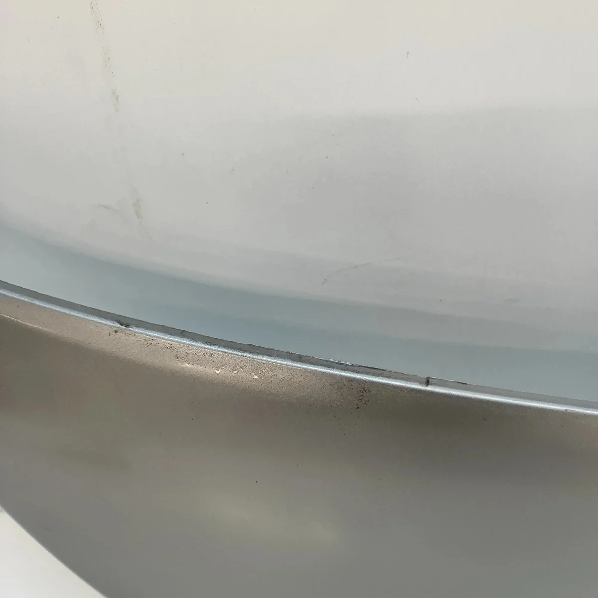 Spoiler Porta-malas Renault Megane CC Usado image 4