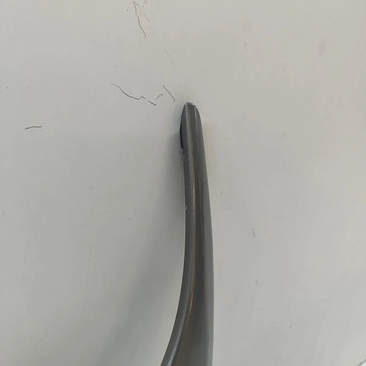 Spoiler Porta-malas Renault Megane CC Usado image 6
