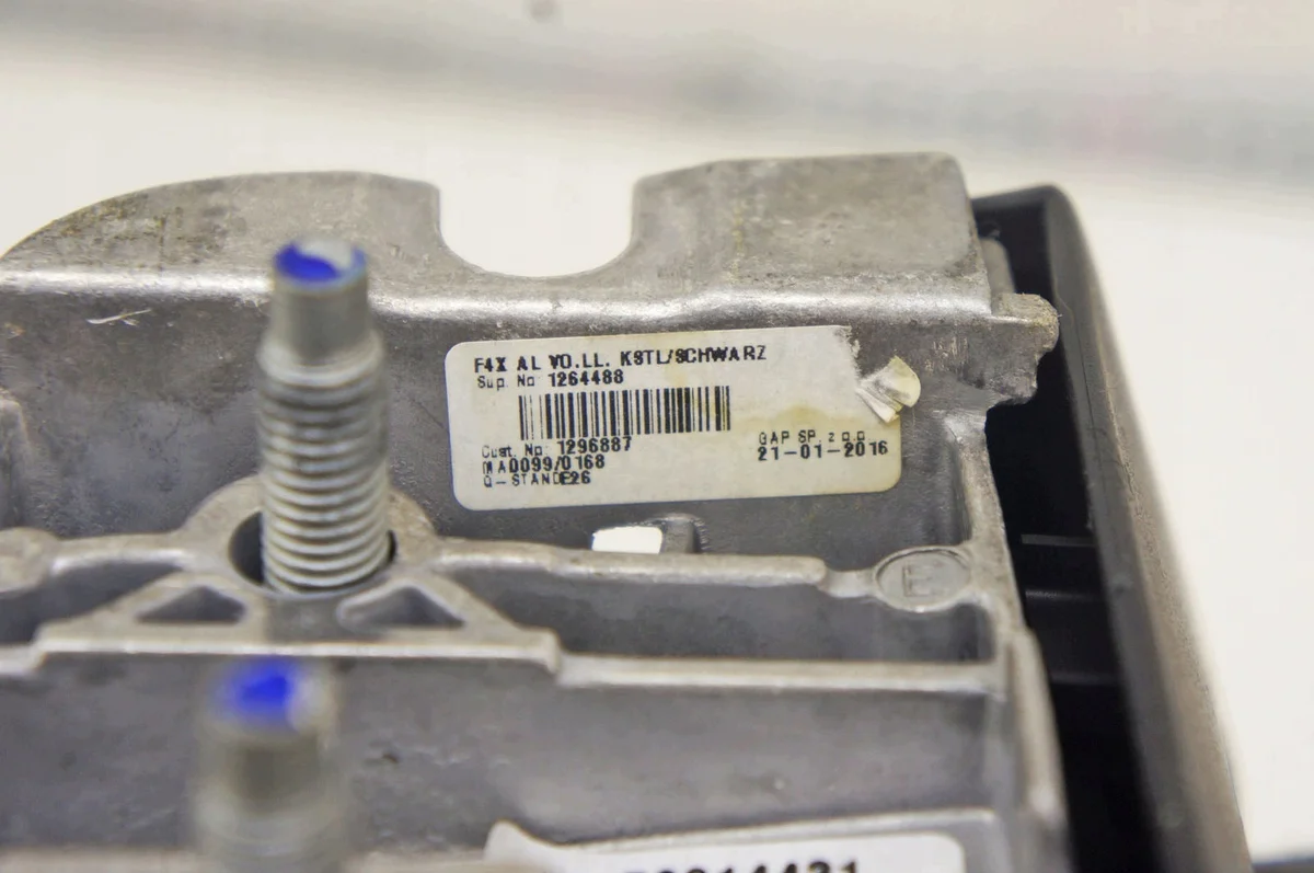 BMW 2 F46 F45 Mittelarmlehne VV205-AR02020 image 9