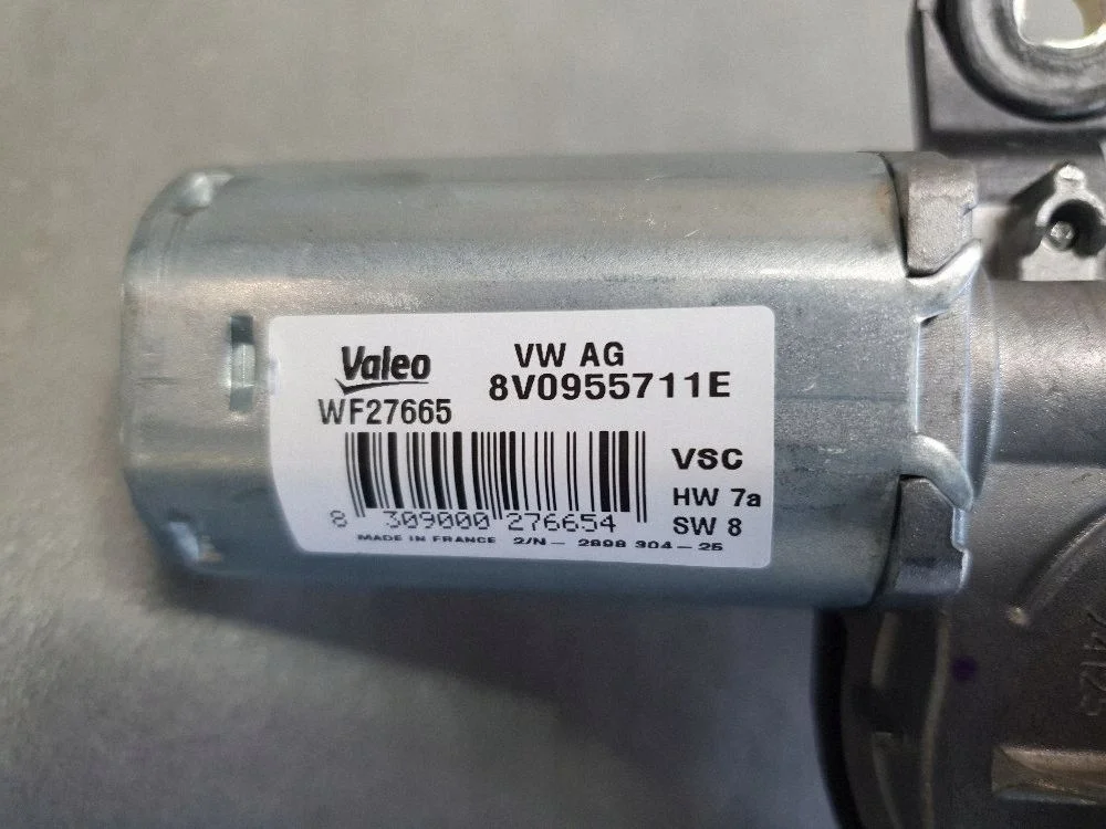 Audi A3 8Y Scheibenwischermotor hinten 8V0955711E image 5
