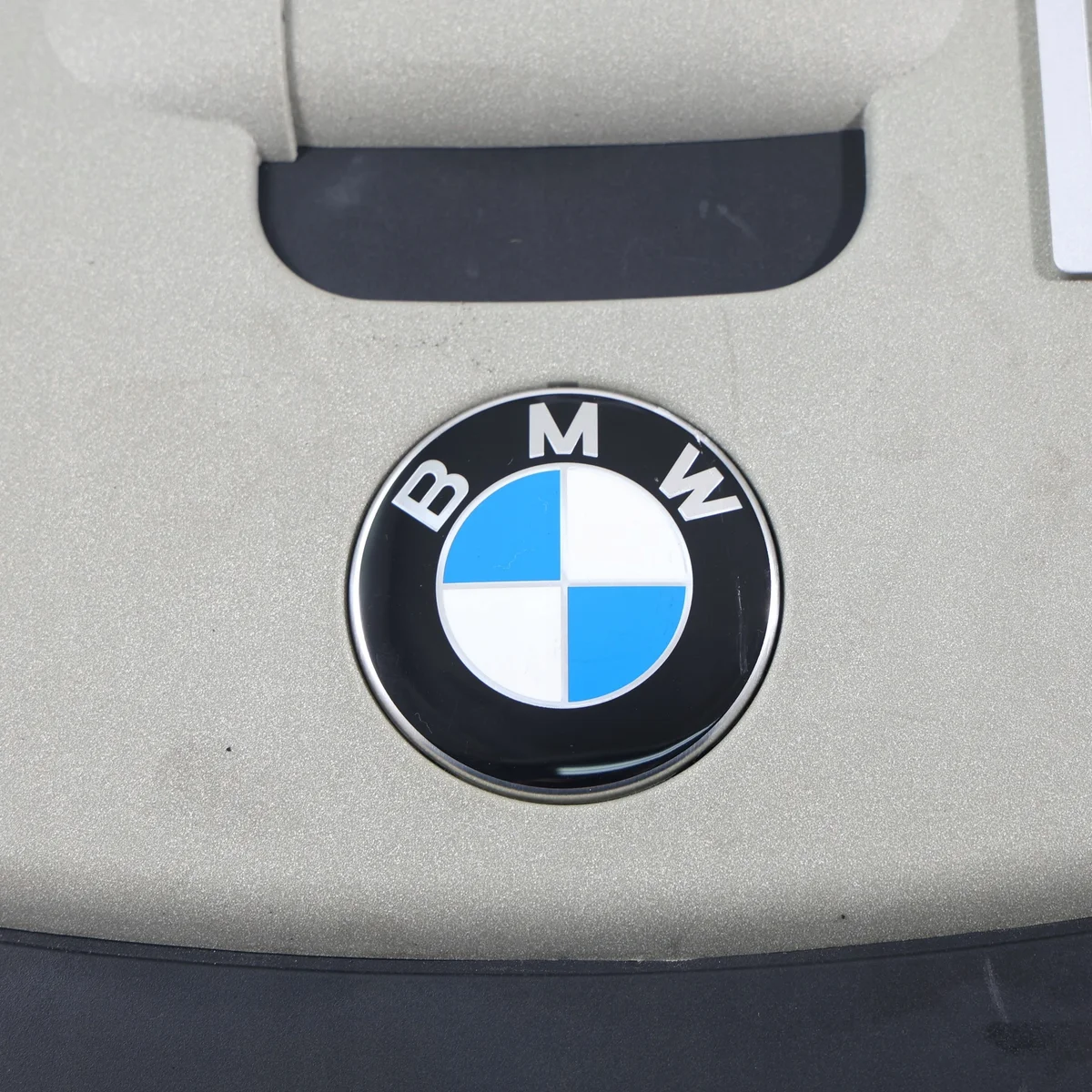 BMW E60 E90 335D 535D M57N2 Couvercle Moteur image 6