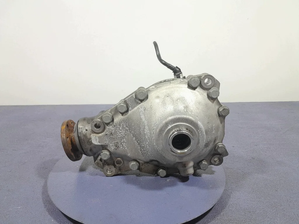 BMW 750e xDrive G70 Differential vorne thumbnail 3