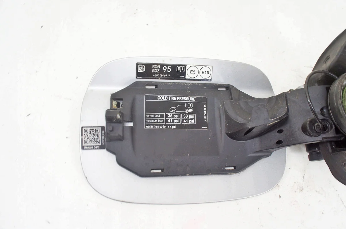 Tankklappe Mercedes CLA C117 W117 Polar Silv image 5