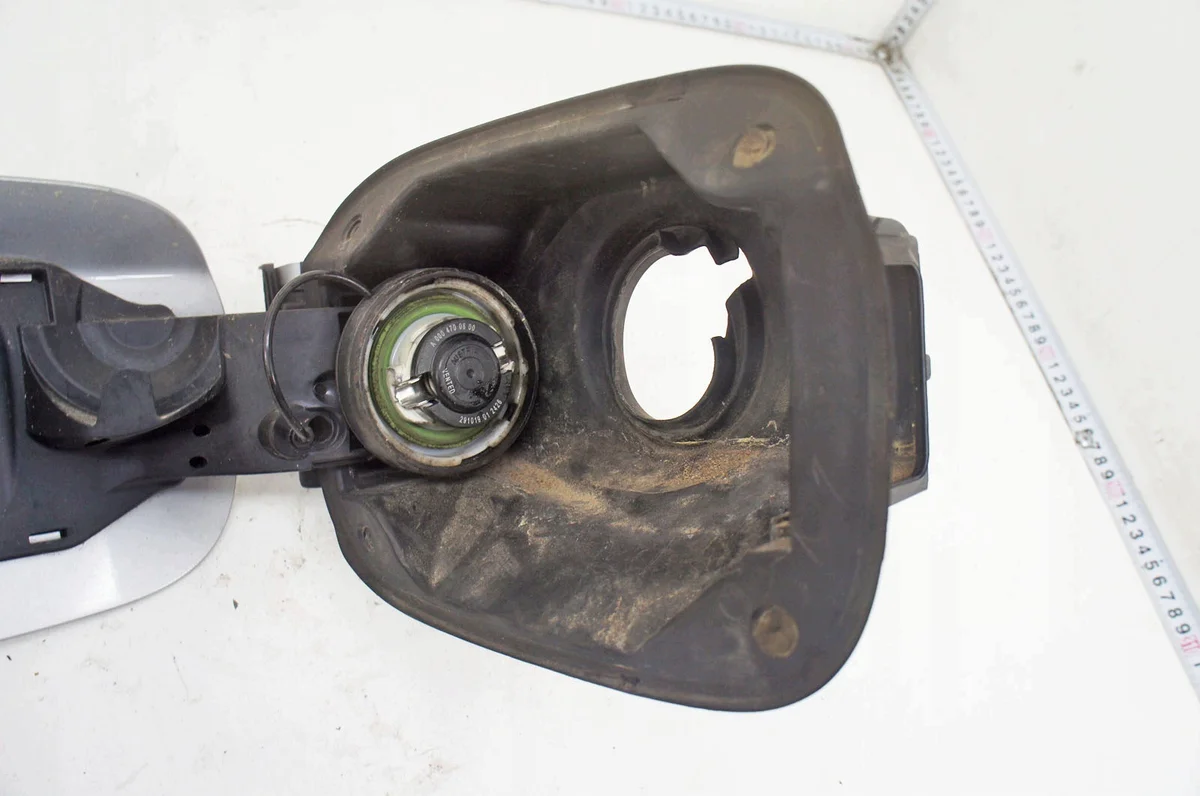 Tankklappe Mercedes CLA C117 W117 Polar Silv image 6