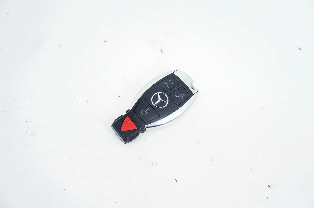 Mercedes CLA C117 Ignition Switch Key image 3