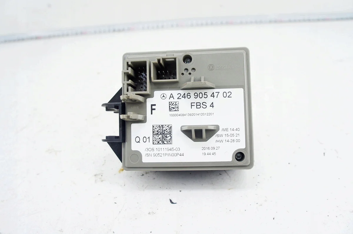 Mercedes CLA C117 Ignition Switch Key image 7