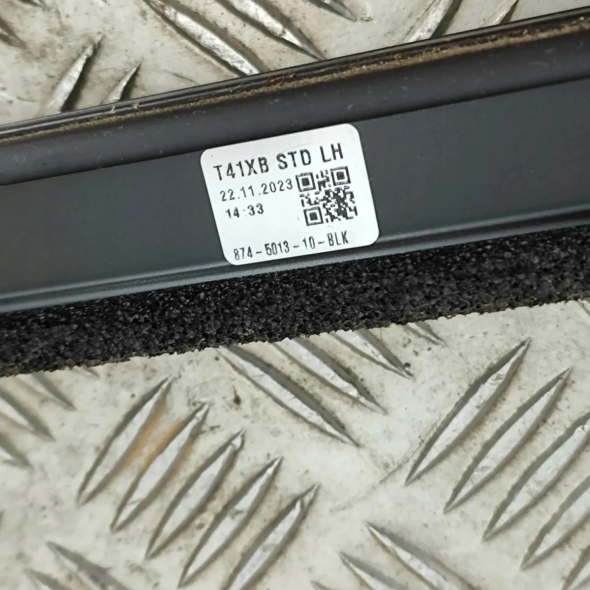 Toyota Yaris Cross Reling links gebraucht image 5