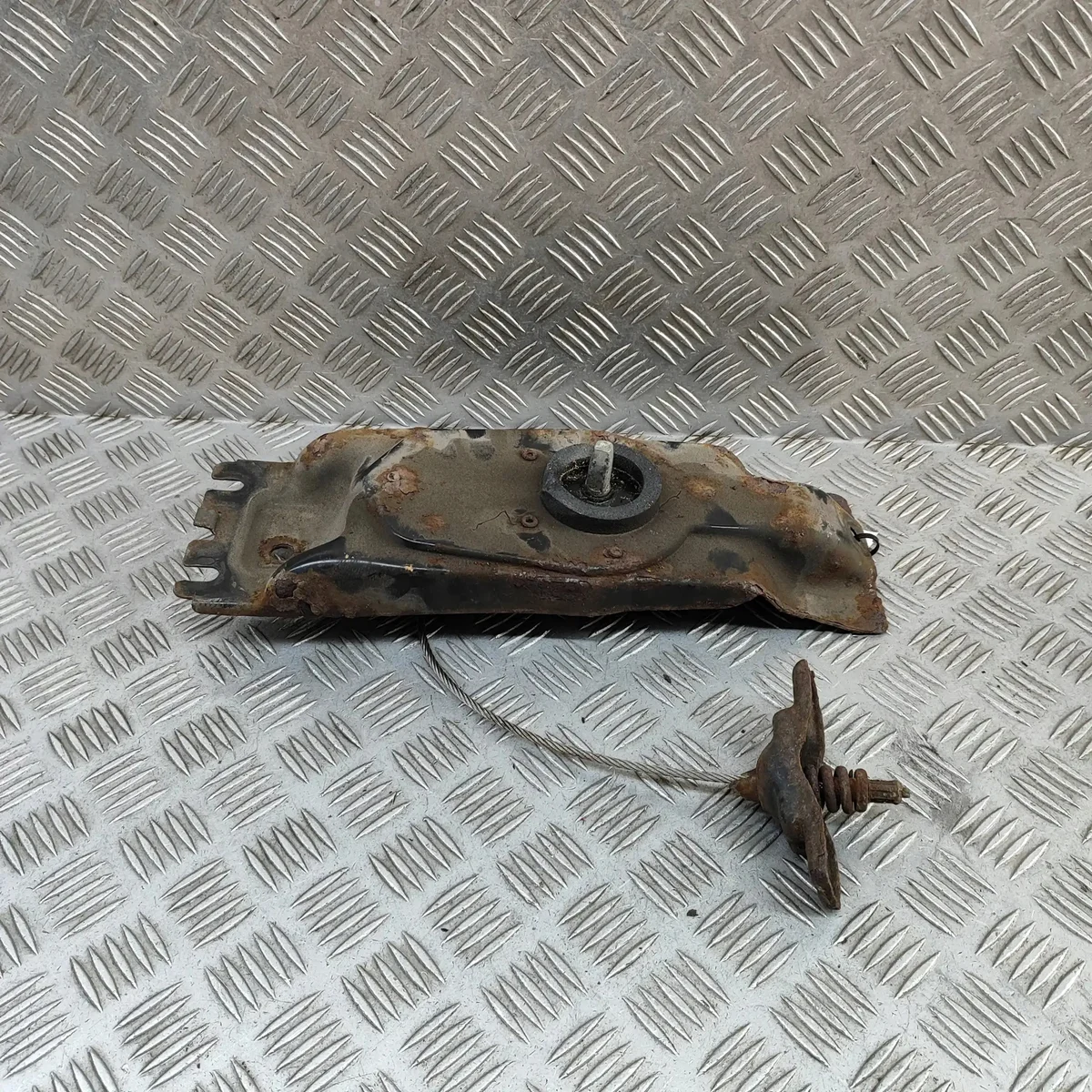 Suporte Roda Sobressalente Dodge Nitro 55113028AE image 3