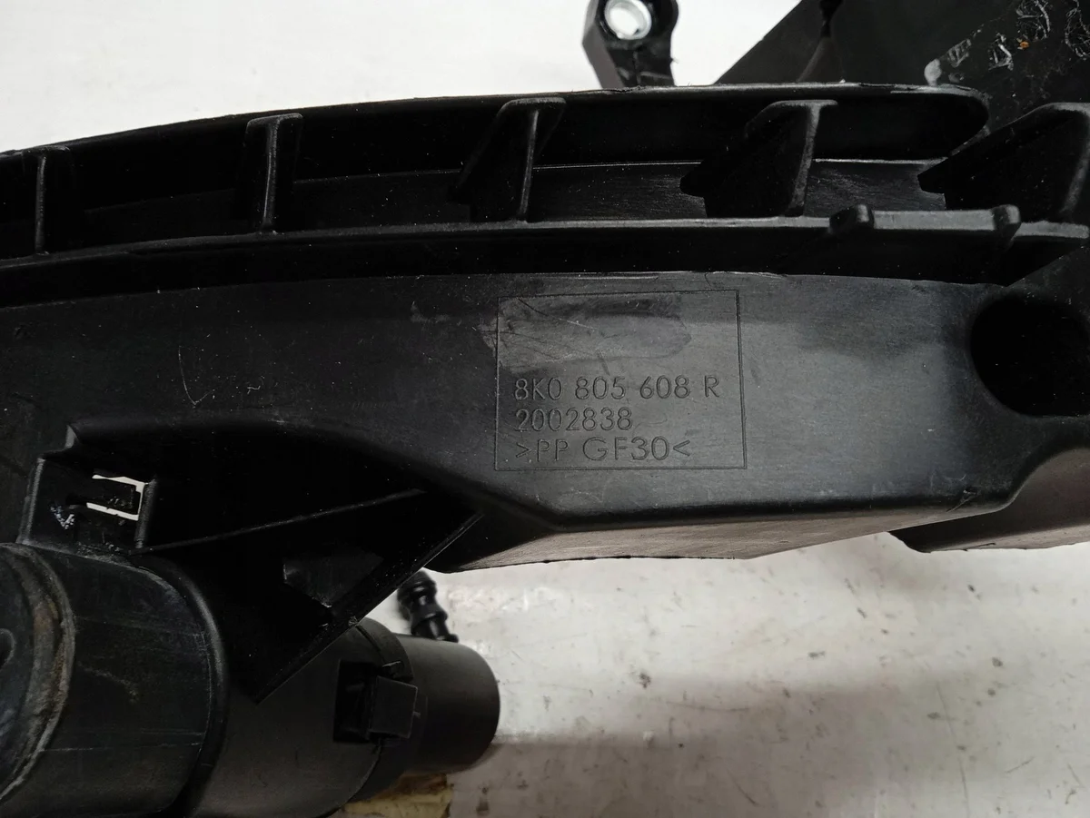 Support phare droit Audi A4 B8 8K0805608R image 4