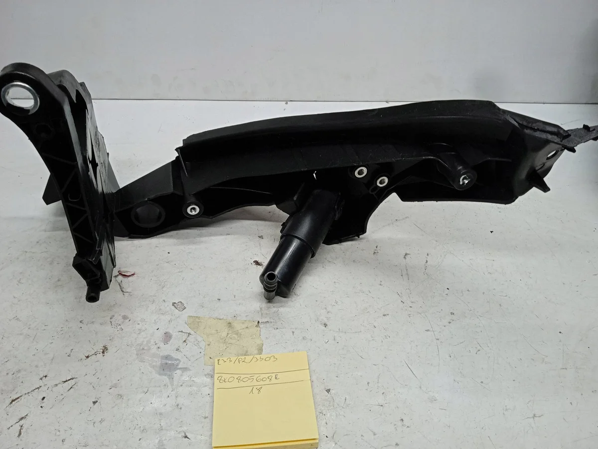Support phare droit Audi A4 B8 8K0805608R image 5