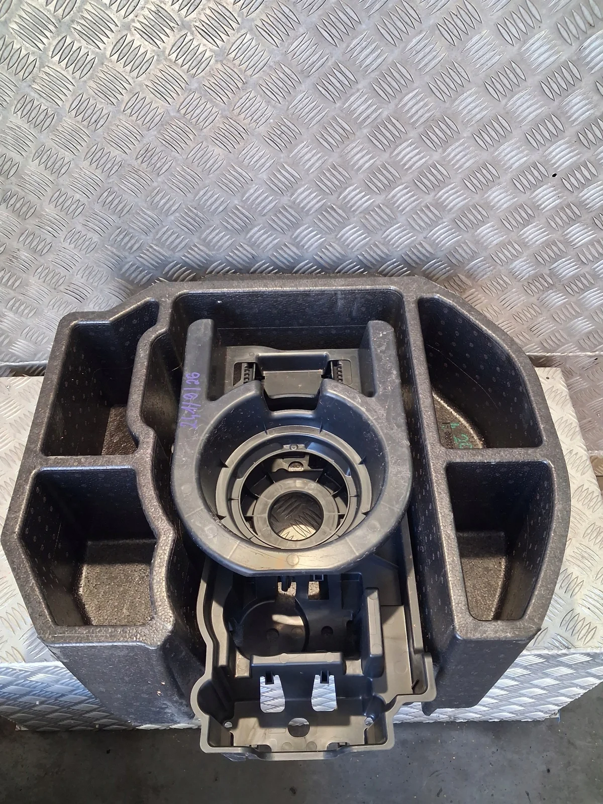 Einsatz Reserverad Peugeot 208 II 19- 9837812480 image 5
