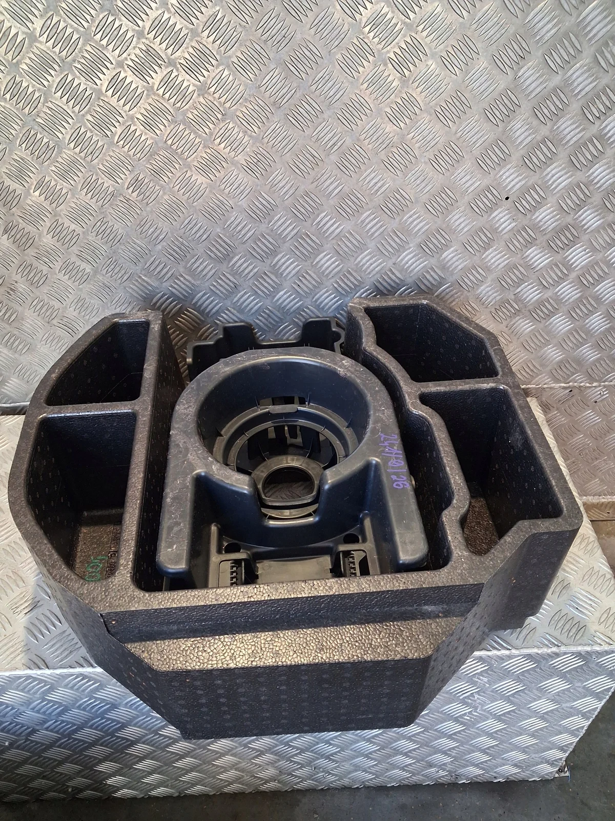 Einsatz Reserverad Peugeot 208 II 19- 9837812480 image 9