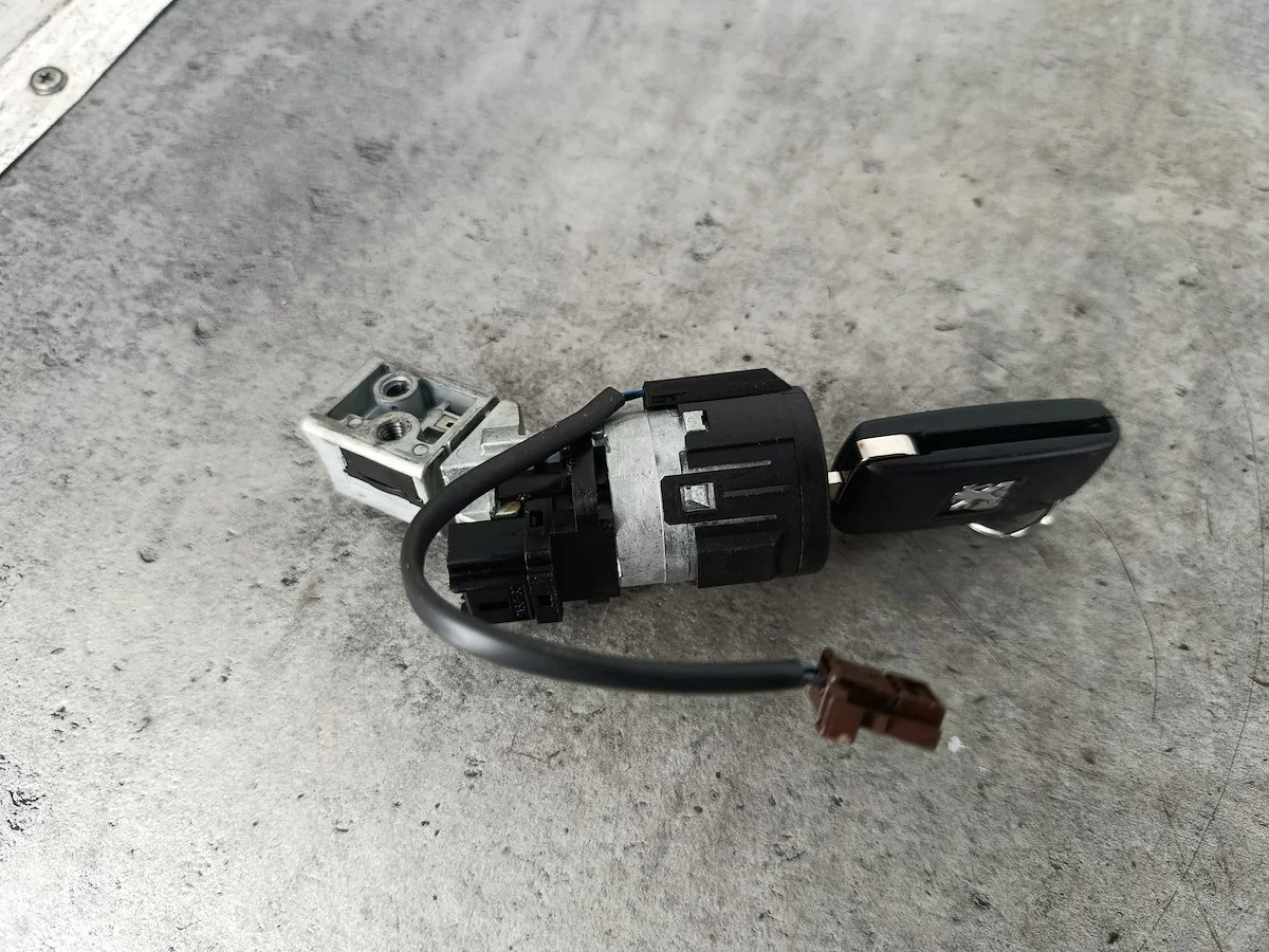 Ignition Switch Peugeot 3008 2.0 HDI Used