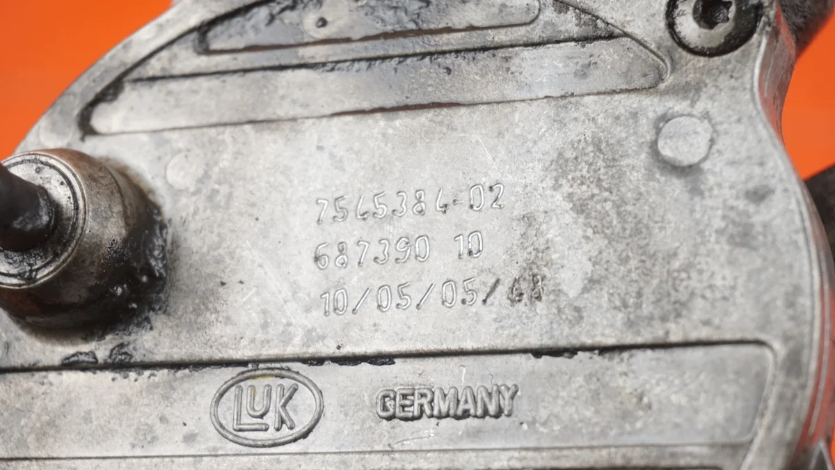 BMW 7 E65 E60 E64 750i Vacuum Pump 7545384 image 3