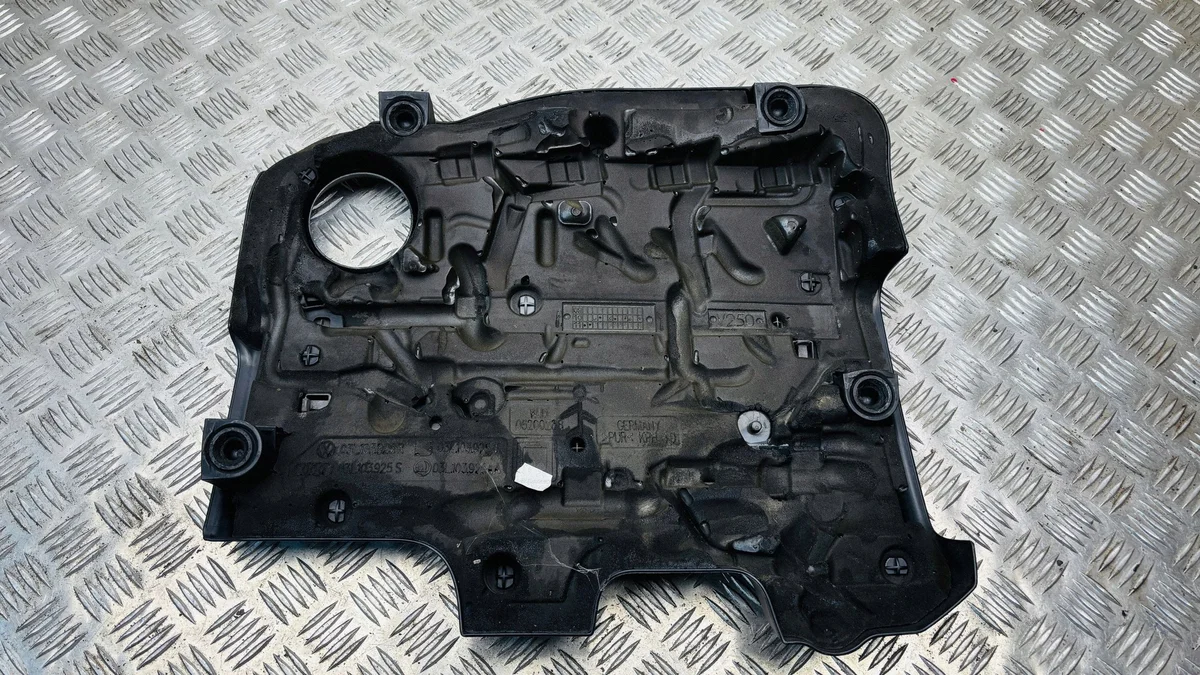 VW Passat B7 Motorabdeckung 03L103925R gebraucht image 4